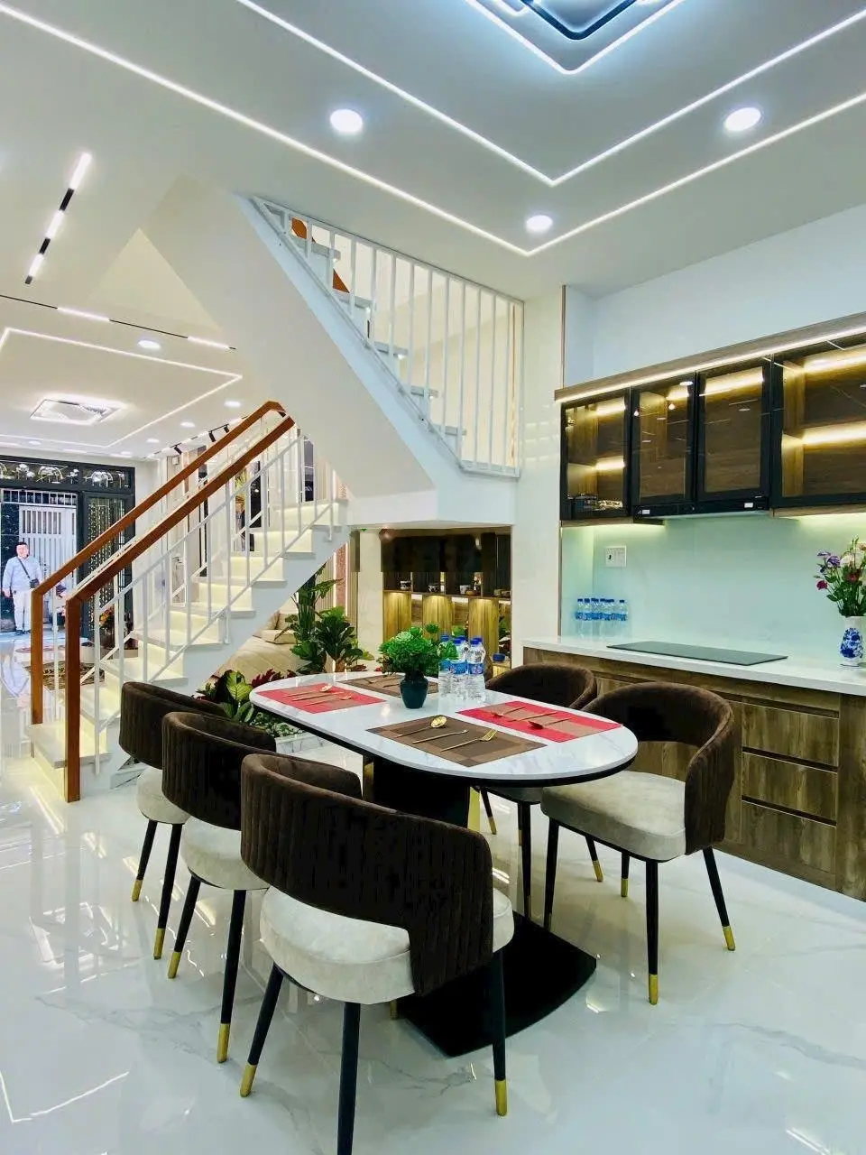 Bán nhà 4x15 trệt 2 lầu nội thất đầy đủ Nguyễn Văn Khối, giá 6,86 tỷ thương lượng