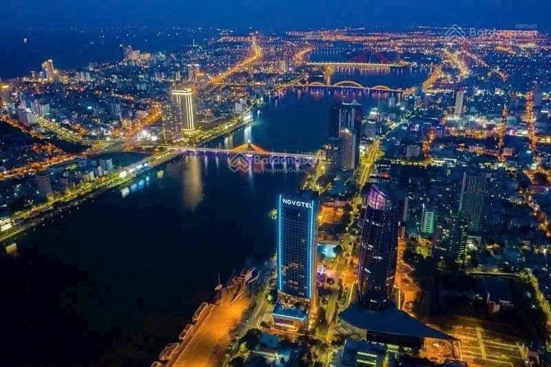 Cần bán gấp nhà 5 tầng mặt tiền đường Trần Hưng Đạo gần cầu sông Hàn, giá 2. x tỷ