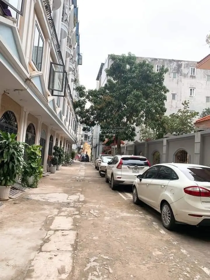 Khương Đình nhà phân lô 42m2 x 4 tầng ô tô đậu cửa hơn 8 tỷ
