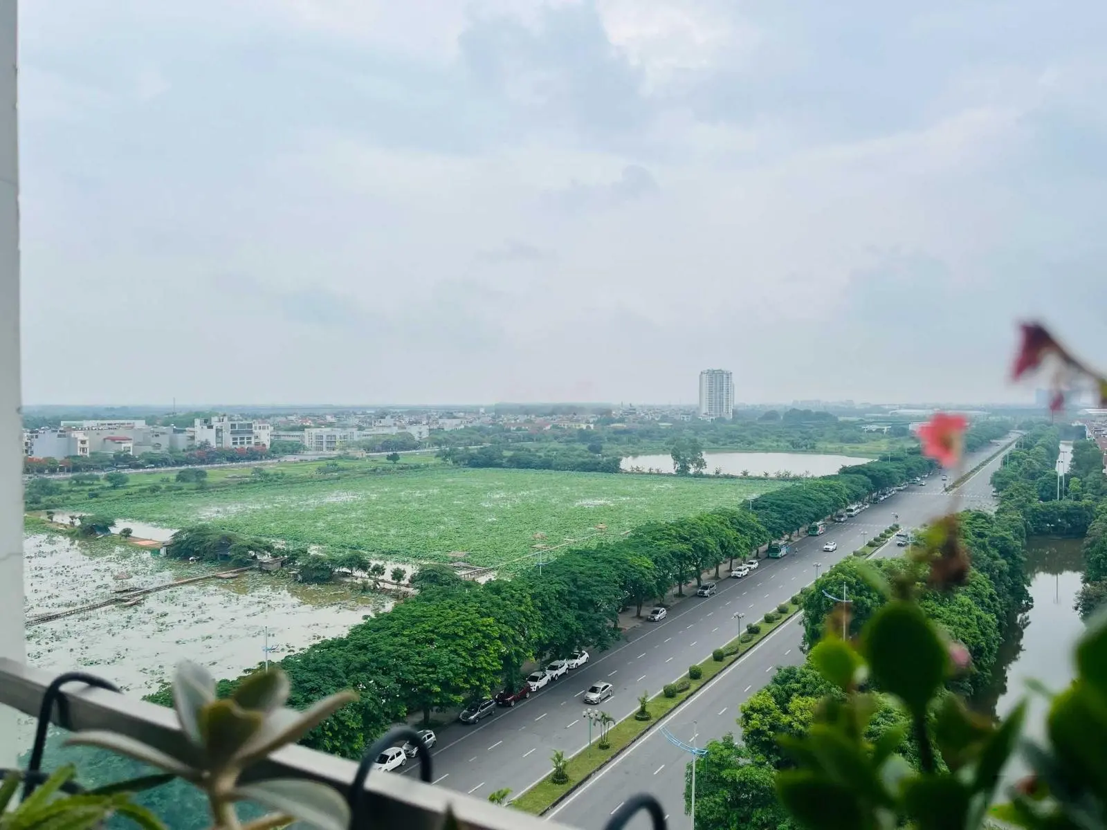 Bán gấp 5 căn 2PN Vinhomes Symphony, sổ đỏ, view đẹp, giá tốt - cơ hội đầu tư sinh lời cao