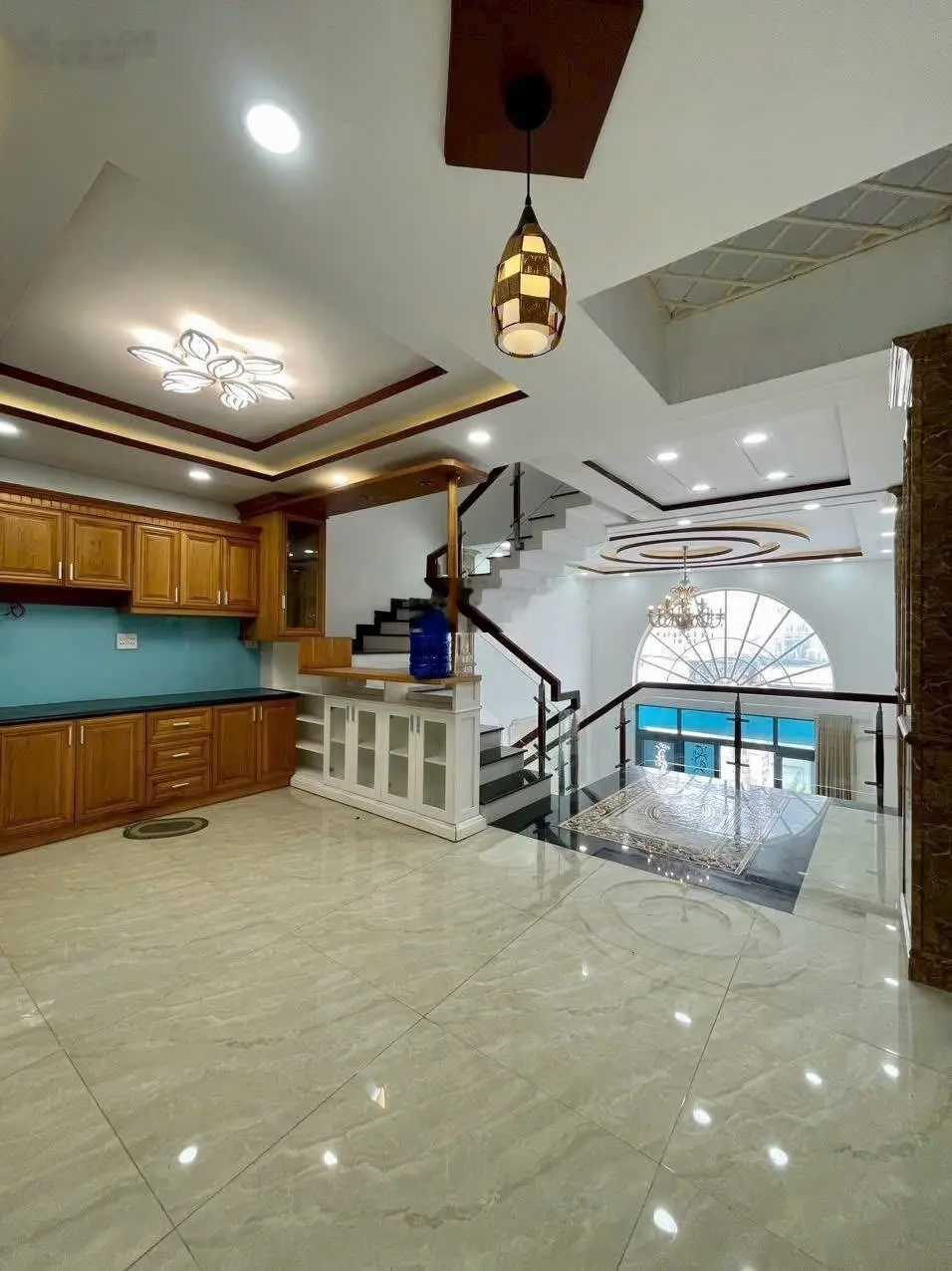 Vợ chồng tôi bán nhà Điện Biên Phủ-Q10, gần Vincom 3tháng2. Giá 3tỷ970/86,6m2 đang cho thuê 28triệu