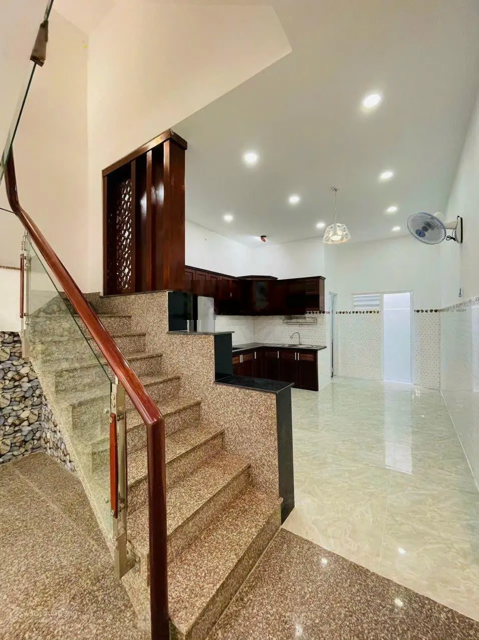 Bán nhà Nguyễn Hồng Đào - P14 - Tân Bình. DT 65,2m2 đang cho thuê 21 triệu. Gần UBND quận