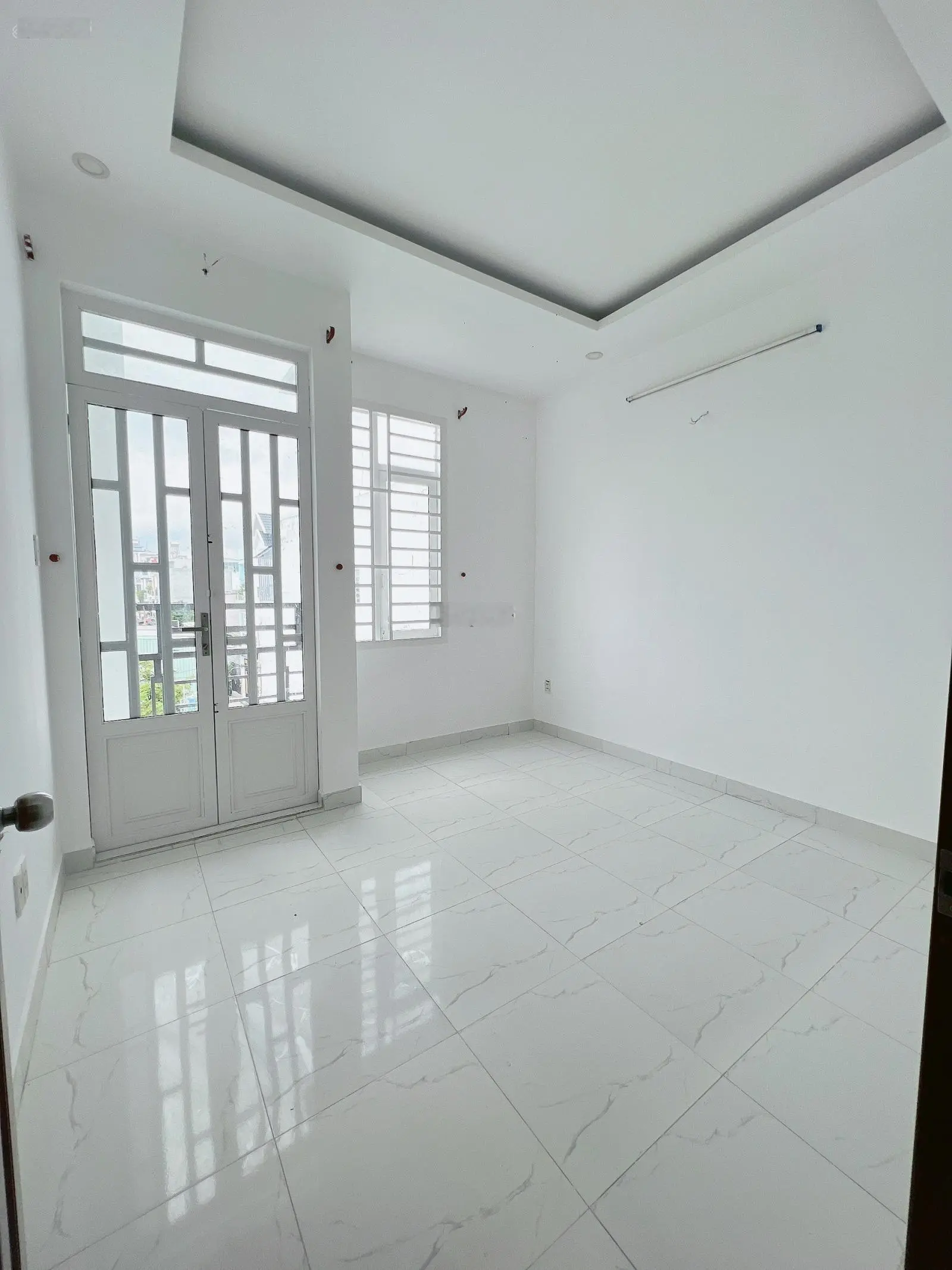 Bán nhà 2 lầu 3pn đườnG Liên Khu 5 - 6, hẻm 1/ ô tô đổ cửa, BHHB, Bình Tân