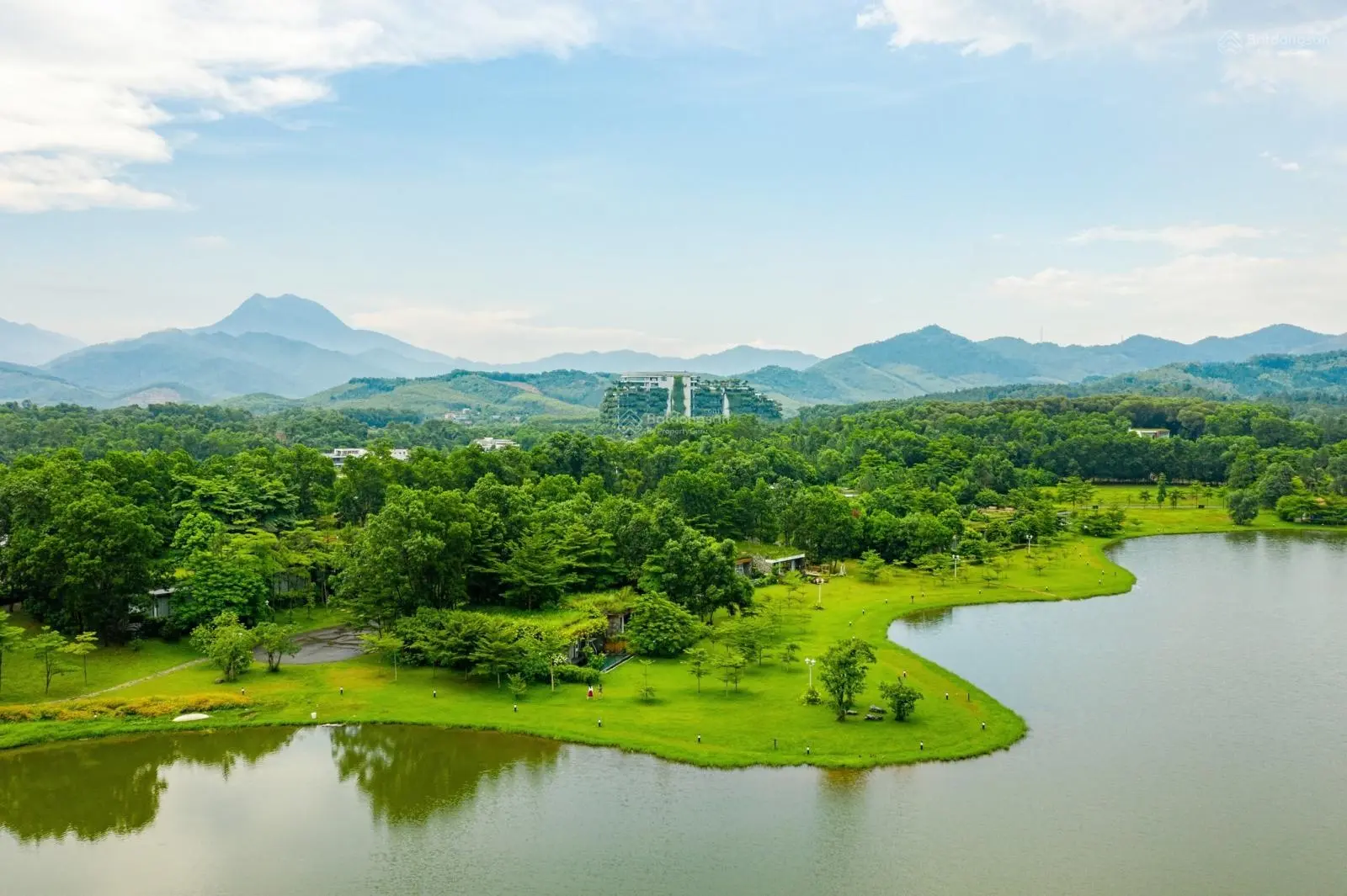 Quỹ Villa Luxury thô và hoàn thiện view hồ Đại Lải, trung tâm kết nối tiện ích, 400m, 3 tầng, 25 tỷ
