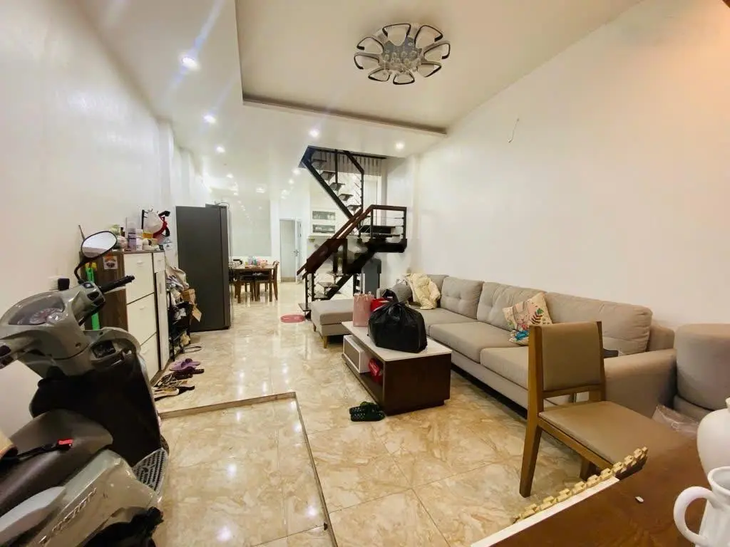Bán nhà Bạch Mai, Hai Bà Trưng - 2 thoáng - sân để xe - 40m2 x 3T, nhỉnh 5 tỷ