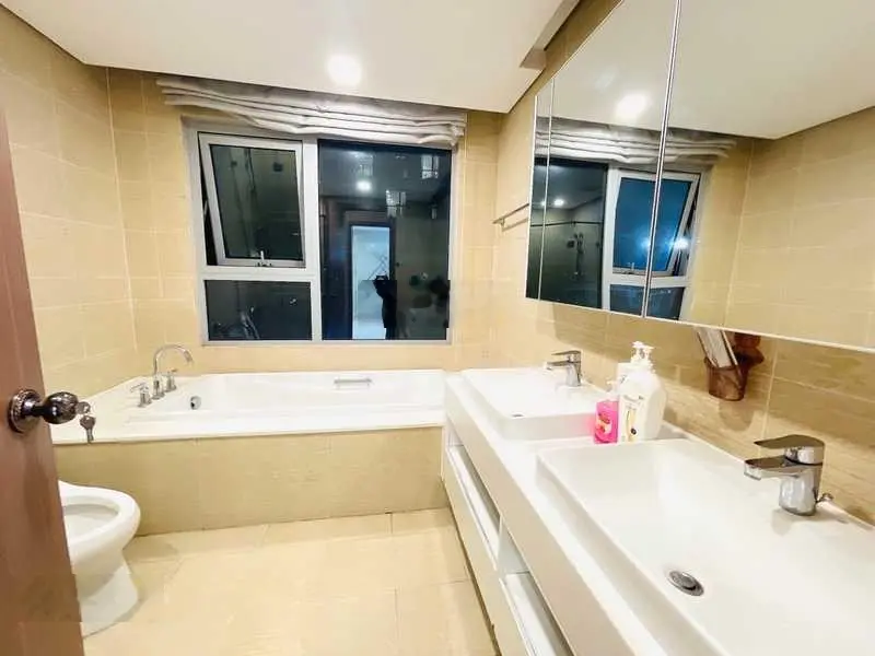 DỌN QUA SỐNG VỚI CON TRAI CẦN NHƯỢNG LẠI CHUNG CƯ
