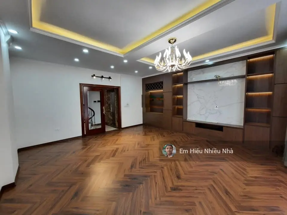 Bán xuân thủy 38m2 *7 tầng - ô tô đỗ cổng - thang máy - hiếm lắm - đủ nội thất - lh ngay 0338 383 ***