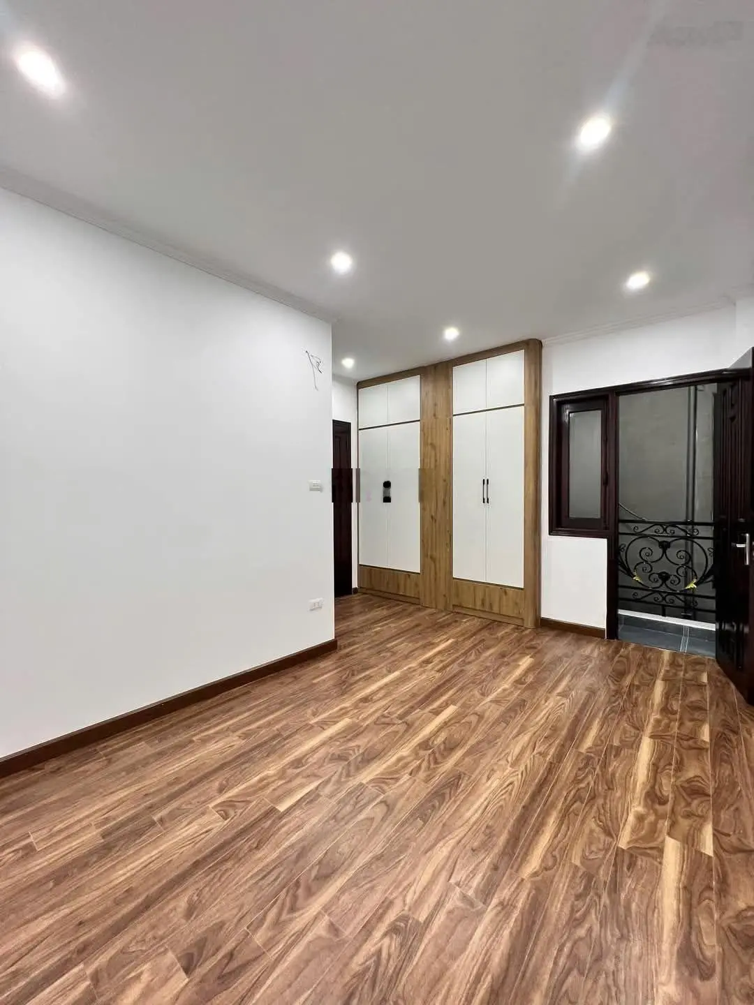 Bán nhà lô góc đại từ ,hoàng mai 35m giá 6,5 gần phố.