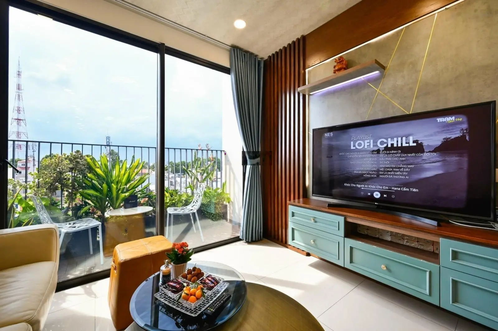 Chủ nhà cần tiền gấp bán nhanh căn Âu Cơ Tower 3 phòng ngủ chỉ 3.2 tỷ, sổ hồng. LH: 0933 813 ***