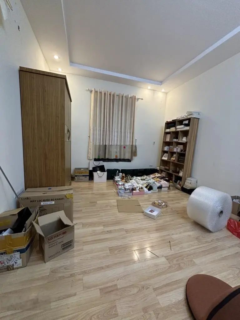 Ô tô ngủ trong nhà, ngõ ô tô thông tứ tung, mặt tiền khủng, kinh doanh không lo nghĩ chỉ 17tỷ