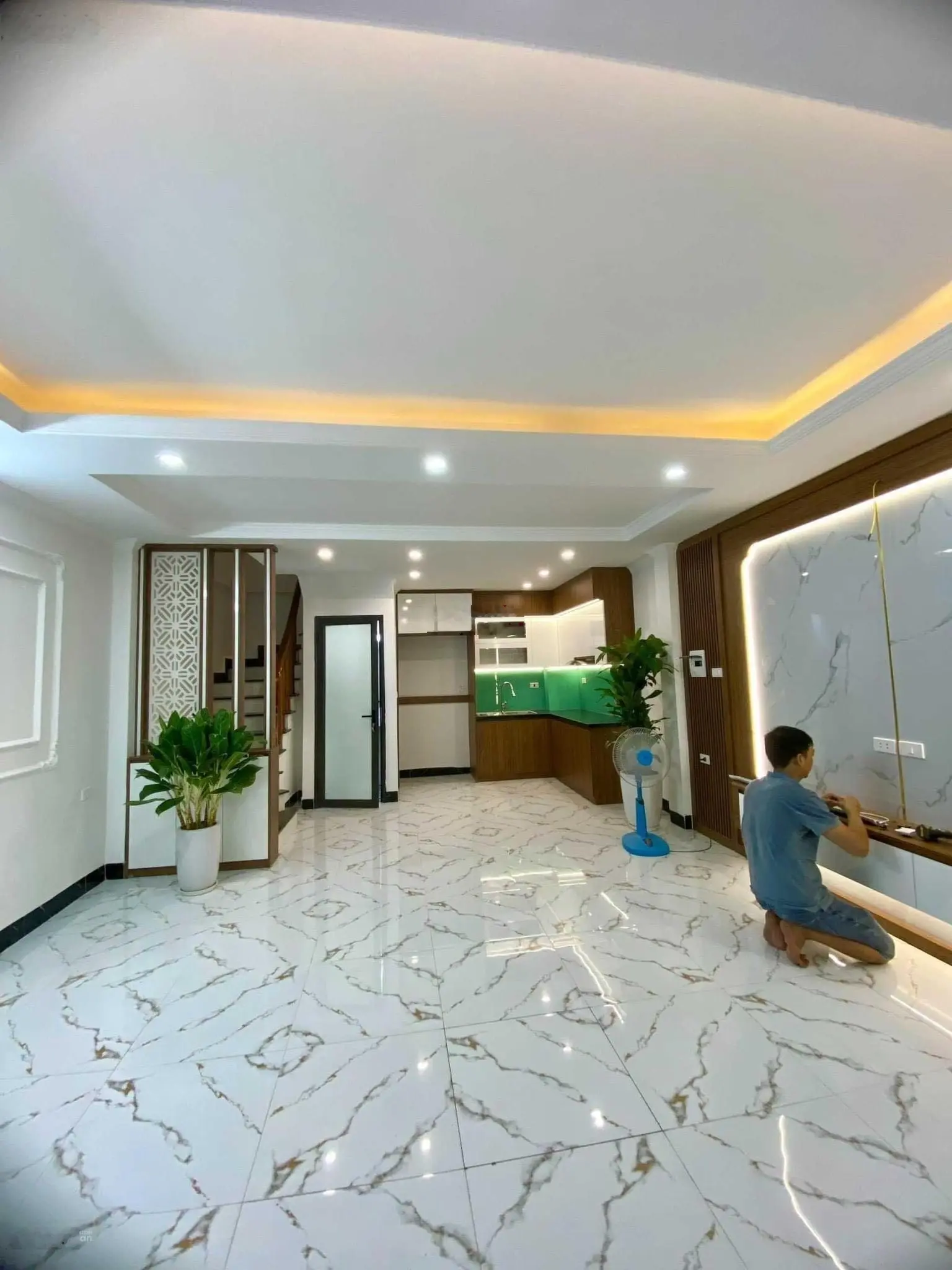 Bán nhà Vĩnh Hưng, Hoàng Mai 30m2 tầng lô góc, giá 4,5tỷ gần ô tô ngõ rộng, thoáng, gần trường, chợ