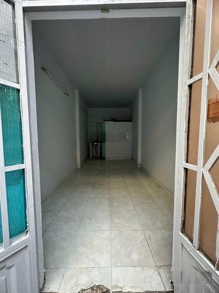 Nhà phù hợp cho vợ chồng trẻ, hẻm đường Thích Quảng Đức, giá nhỉnh 2 tỷ