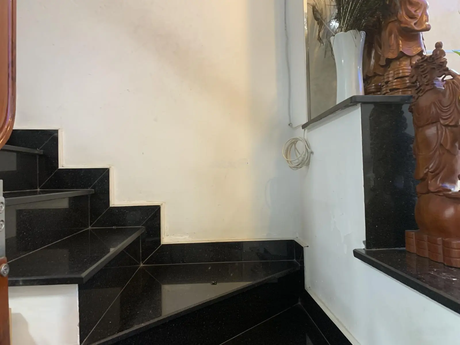 Nhà hướng Đông Nam mặt tiền gần hồ Đống Đa, TP Quy Nhơn giá trên 3 tỷ (còn TL)