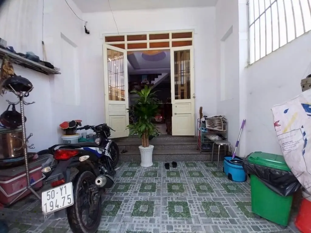 Bán nhà Đông Thạnh Hóc Môn 60m2 (4x15), 1 trệt 1 lầu, hẻm xe hơi thông thoáng, giá chỉ 3,8 tỷ