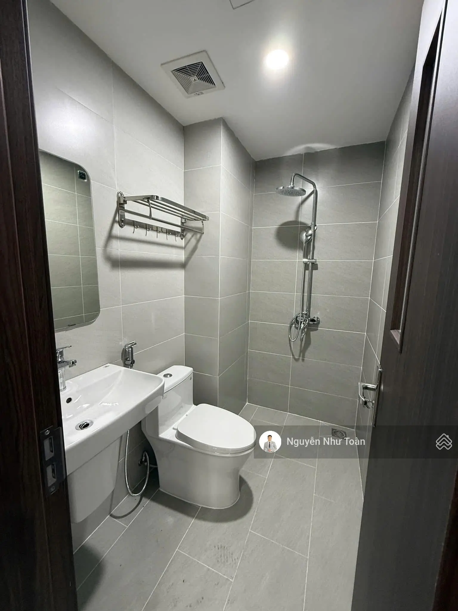 Ngay kẻo lỡ - ccmn 7 tầng - khu ngoại giao đoàn - 4 chỗ lùi cửa - chỉ 24.2 tỷ - gần hồ tây - dt cao