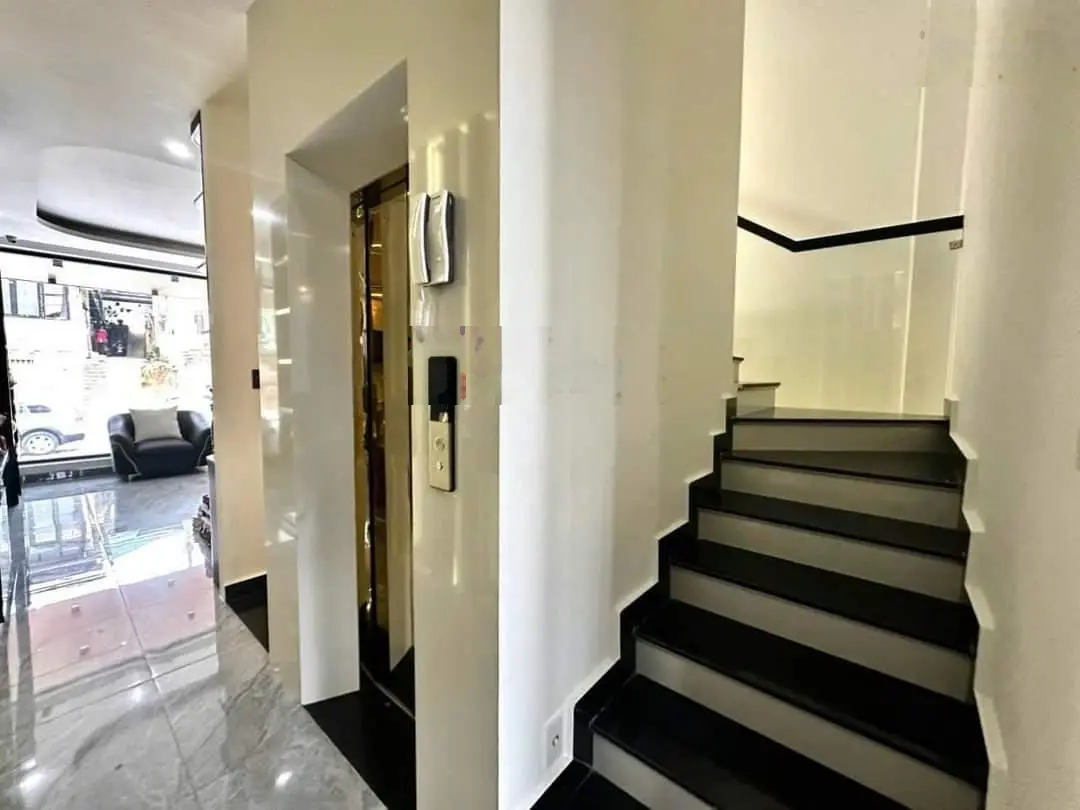 Bán nhà đẹp mới xây mặt tiền kqh phạm hồng thái, tp đà lạt. dt: 88 m2 , giá: 14,5 tỷ. 0908 748 ***