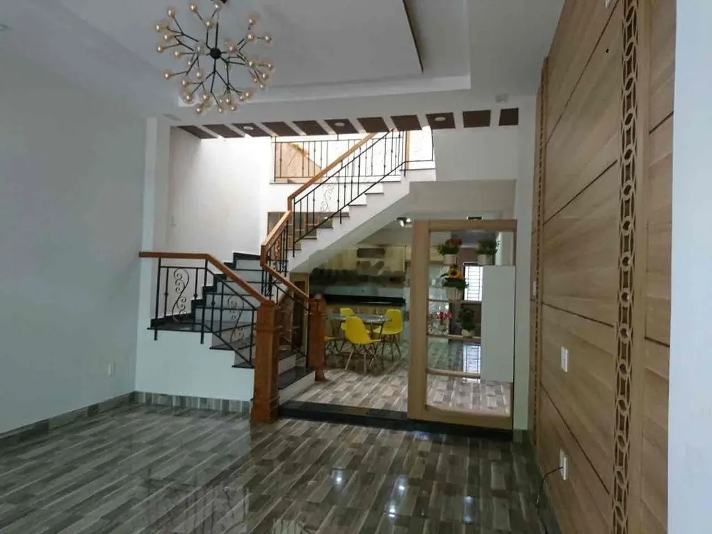 Nhà 2 tầng LÂM QUANG THỰ, cách biển 100m.