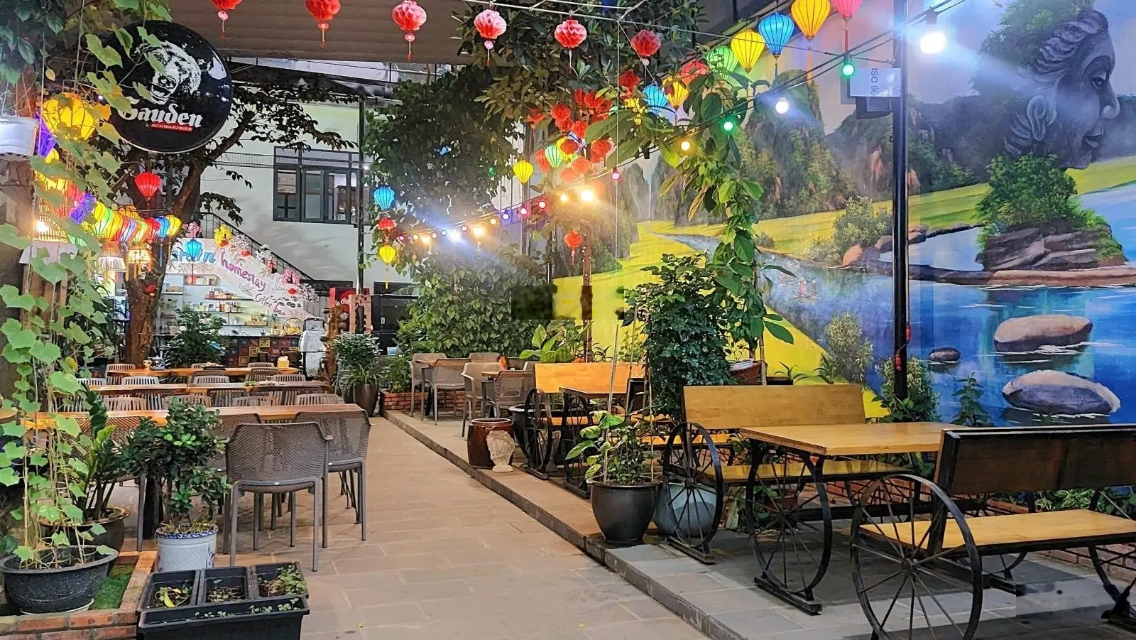 Bán tòa homestay & coffee bar 2 mặt tiền dòng tiền ổn định 150 triệu/tháng vị trí: phố du lịch