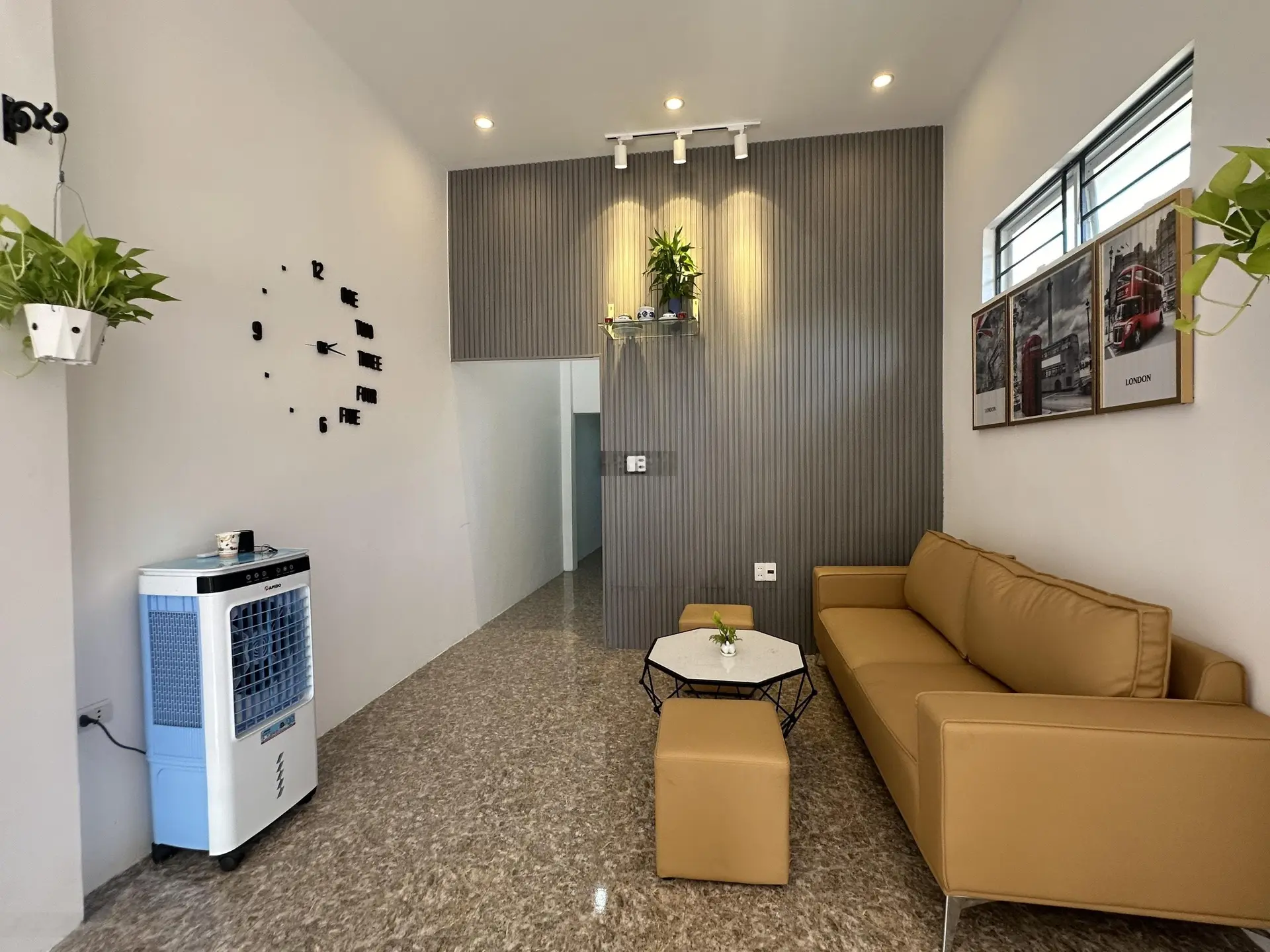 Anh Trịnh chính chủ bán nhà vị trí đẹp ngay trung tâm thị xã An Nhơn giá chỉ 2 tỷ 19 TL
