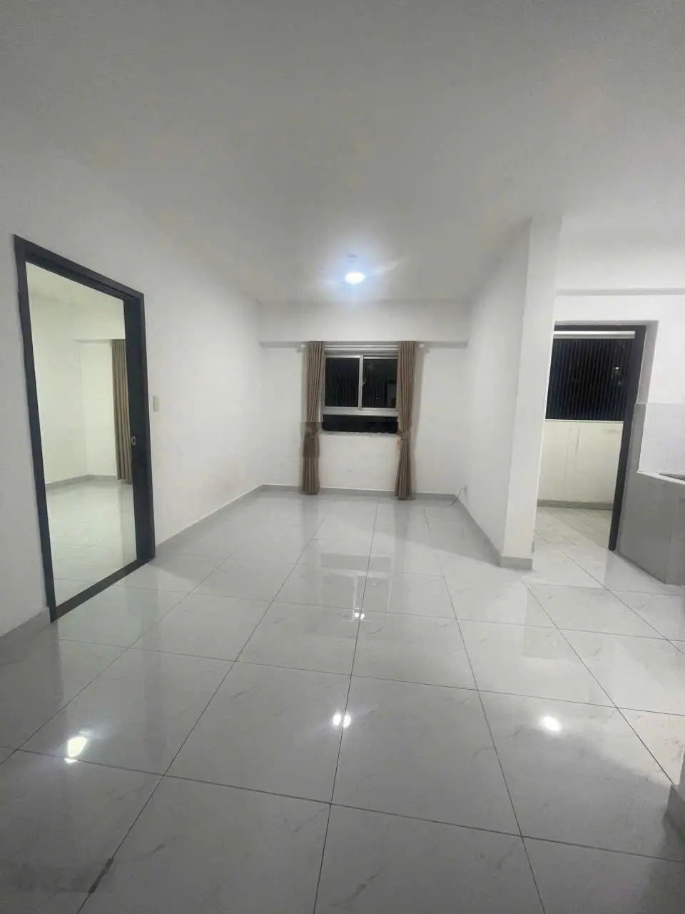 Bán căn hộ 50m2 có 1PN 1WC, logia, bếp, khu Topaz Celadon City, P. Sơn Kỳ, Q. Tân Phú 1,95 tỷ có TL