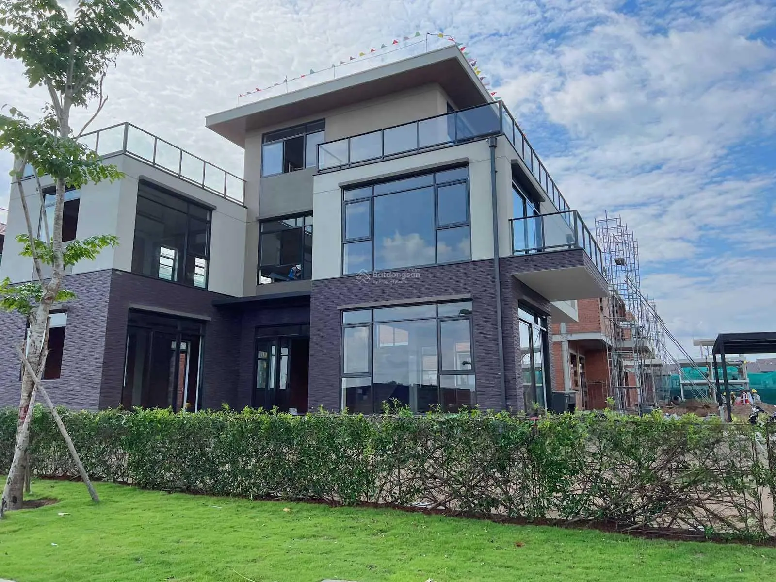 Bán nhà phố vườn, biệt thự, villa sông KĐT Waterpoint. Chỉ từ 3 tỷ có nhà ngay