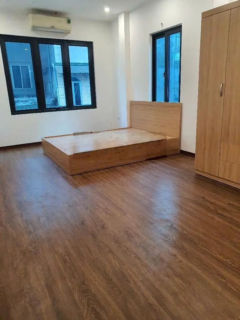 Bán nhà cách mặt phố khâm thiên 10m gần Ô chợ Dừa. Dt 28mx4 tầng. Giá 4.75 tỷ