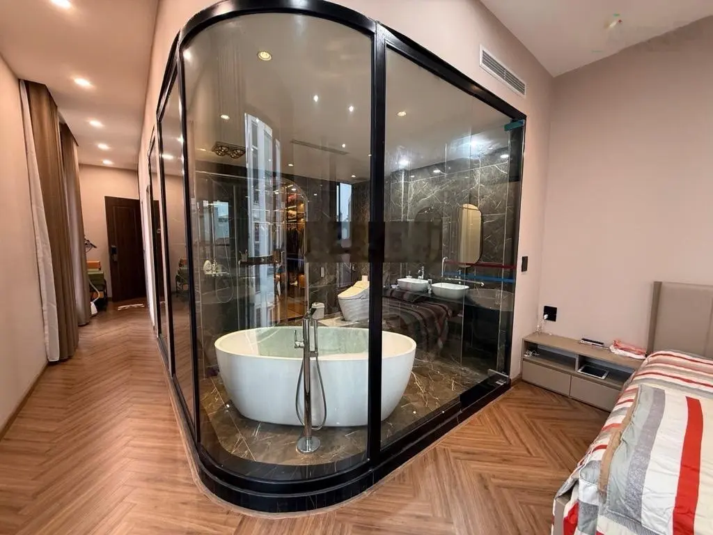Bán căn nhà Phố Lý Nam Đế - Oto đỗ cửa lô góc 1 nhà ra mặt phố vip hiếm có nhà bán dân trí cao