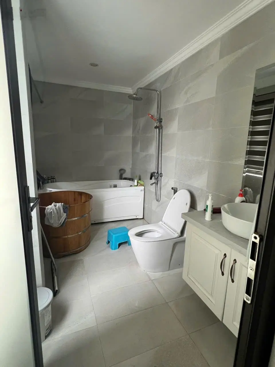 Bán Nhà Sài Đồng căn góc 50m2 x 6 tầng,thang máy,ngõ thông,ô tô tránh nhau,kinh doanh