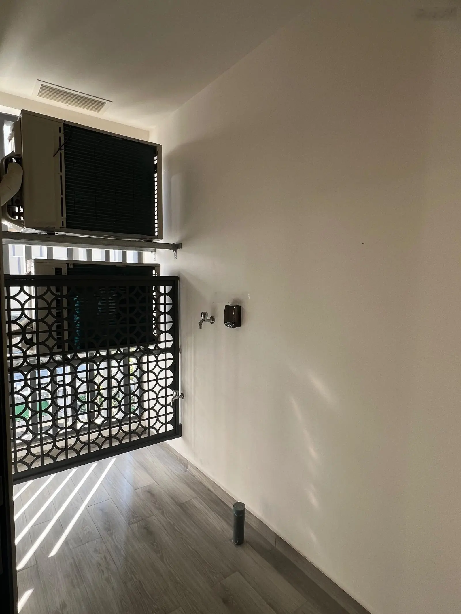 Chính chủ bán gấp 2PN Masteri Centre Point, lỗ 3,9 tỷ view hồ bơi mát mẻ 0918 587 ***