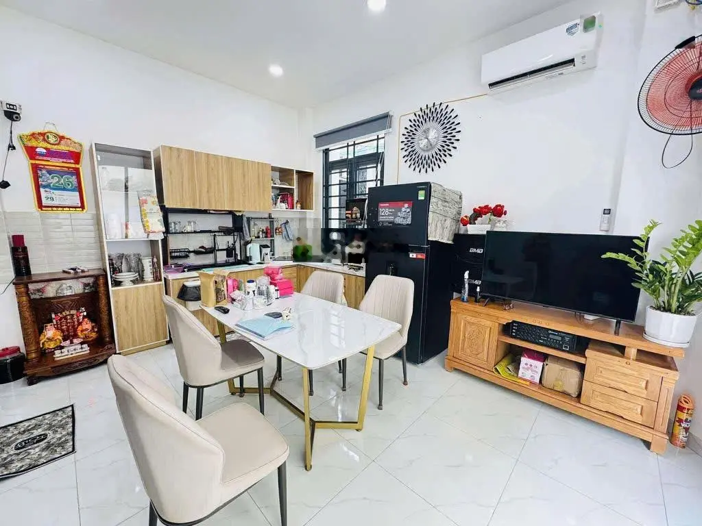 Nhà căn góc đẹp 3 tầng, 3PN vài m tới đường Nguyễn Văn Công, P3, Gò Vấp. Giá bán chỉ 4.790 tỷ