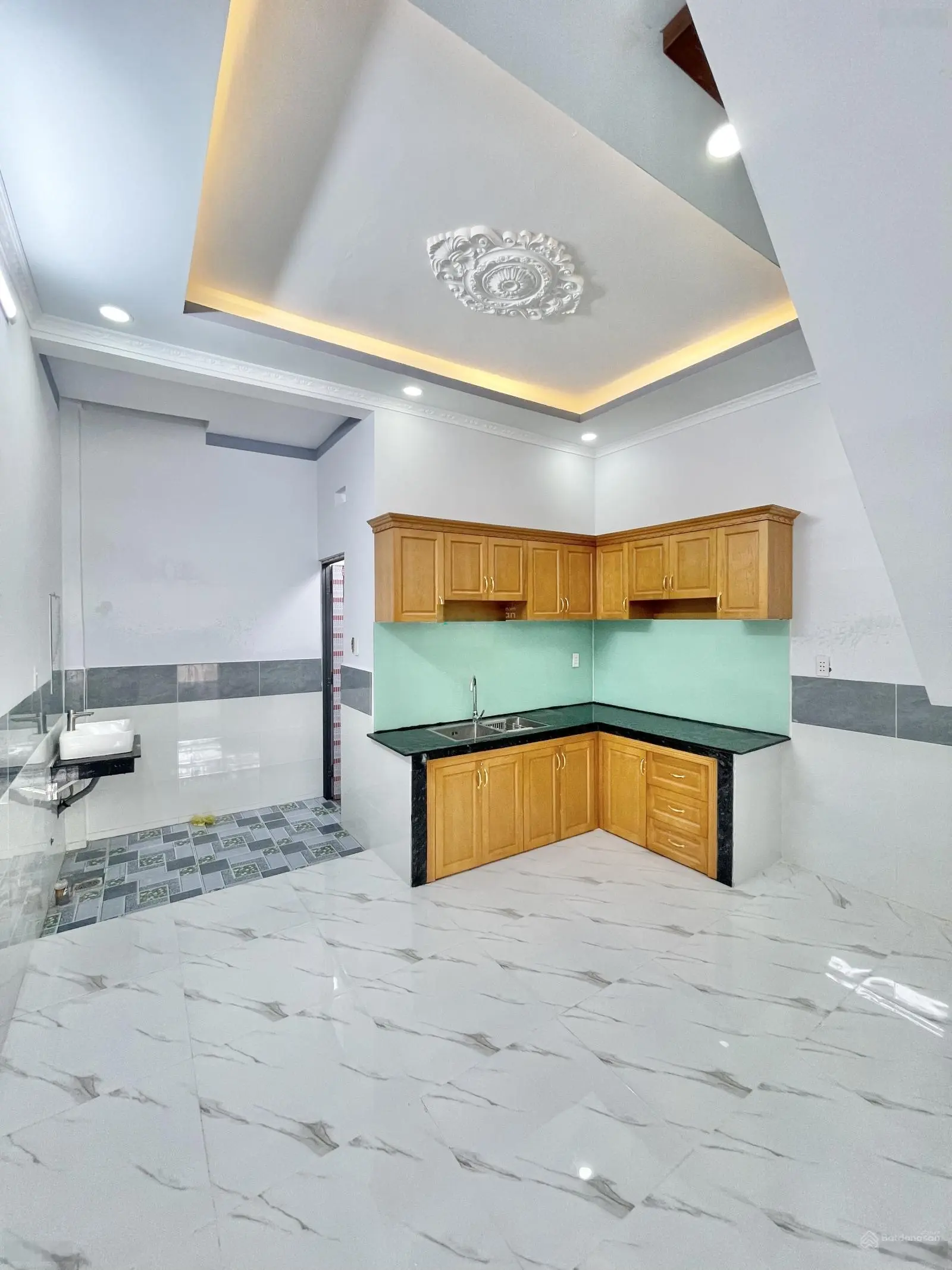 Cần bán nhà sổ chung lầu trệt hẻm thông đã có số lô số thửa chờ ra sổ gần chợ tân long