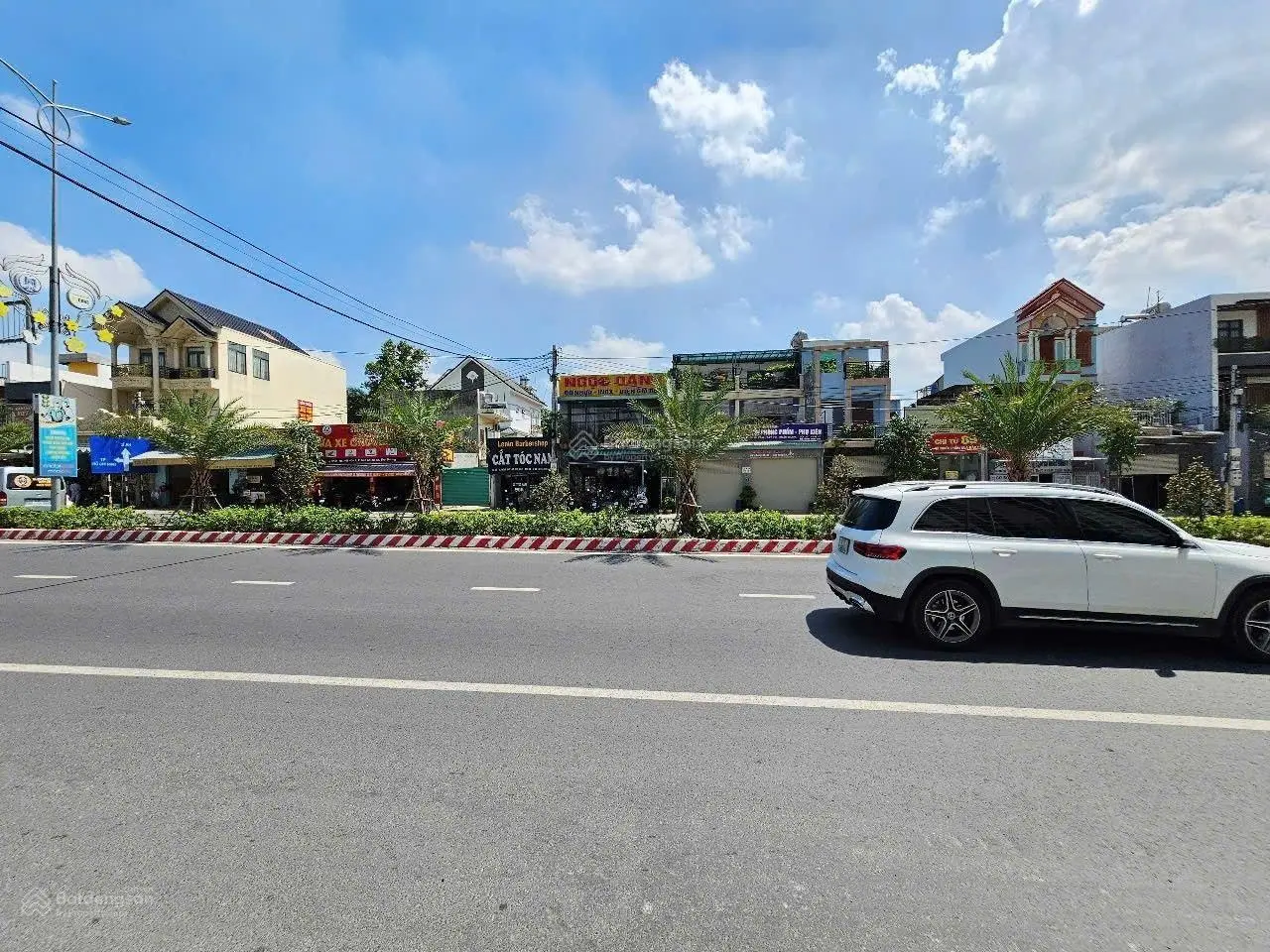 Nhà phố mặt tiền Đường Thống Nhất, P. Bình An, Tp. Dĩ An