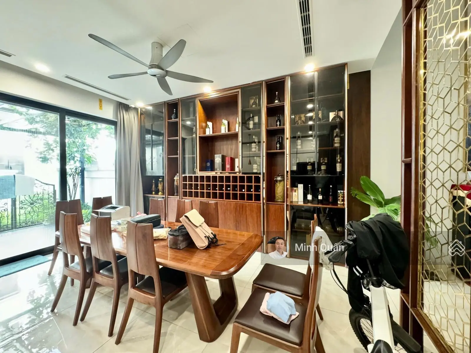 Bán biệt thự 210m2, diện tích sử dụng 458m2. Thuộc khu nhà giàu Vista Lago, gần Vin Tây Mỗ