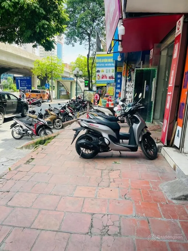 Bán nhà mặt đường Khuất Duy Tiến Thanh Xuân 39m2 3 tầng