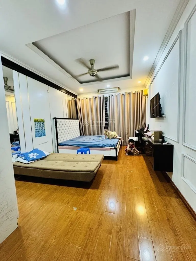 Bán nhà phố Bồ Đề- Nguyễn Văn Cừ: Dân Trí, Ngõ Ô Tô, Gần Bãi Ô Tô , 5 Tầng, 36M, chỉ 6tỷ6.