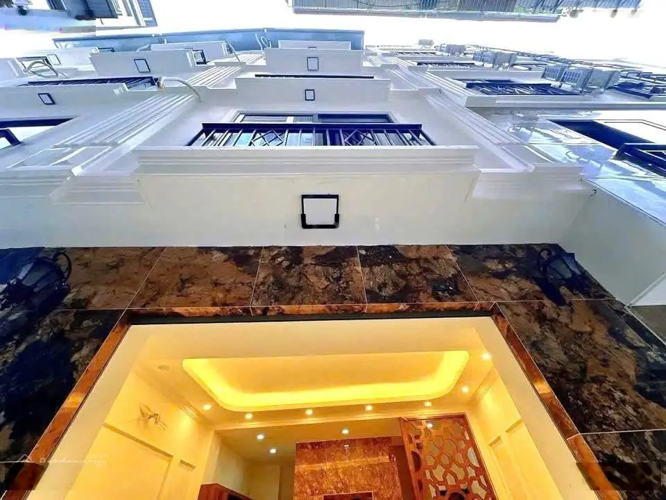 Bán nhà siêu đẹp Cầu Giấy, 6 tầng, thang máy, ngõ nông, gần phố,dt 30m2, mt rộng 4.6m, 4pn