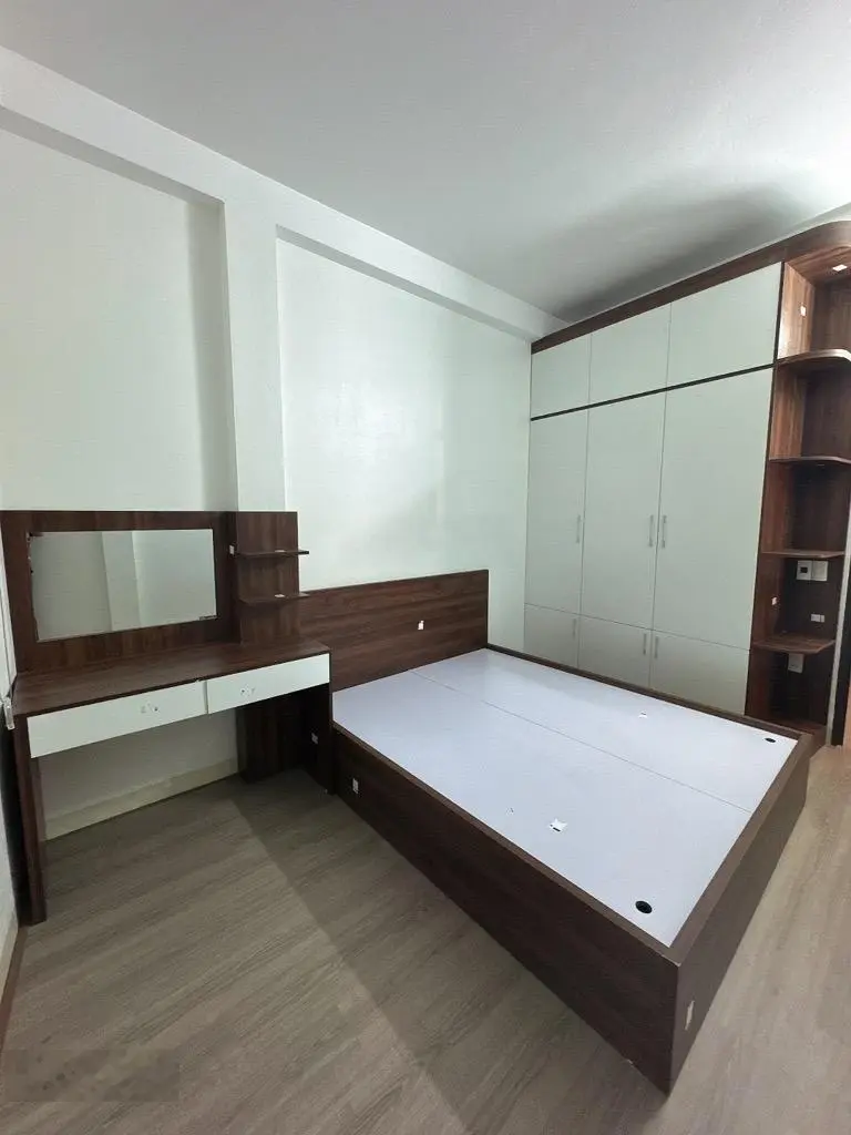 Nhà đẹp lung linh phố trạm 5 tầng chỉ với 5,9ty ô tô đỗ gần