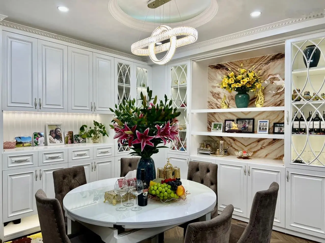 Tôi cần bán căn hộ 3 ngủ C14 Bắc Hà 134m2 nội thất xịn. Giá 5,5 tỷ bao toàn bộ phí