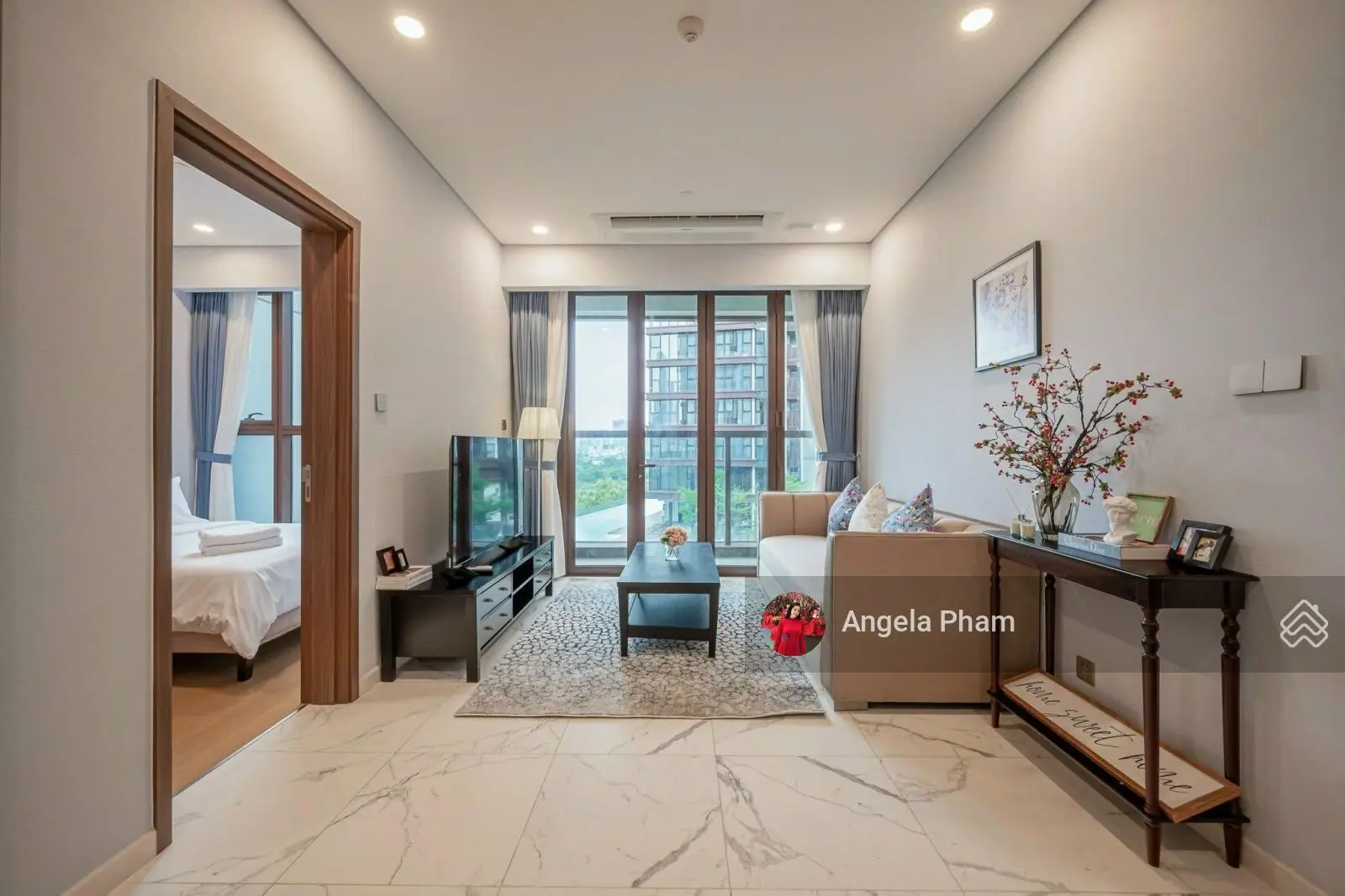 Bán 2 phòng ngủ Galleria - Metropole view đẹp giá tốt 13,5 tỷ