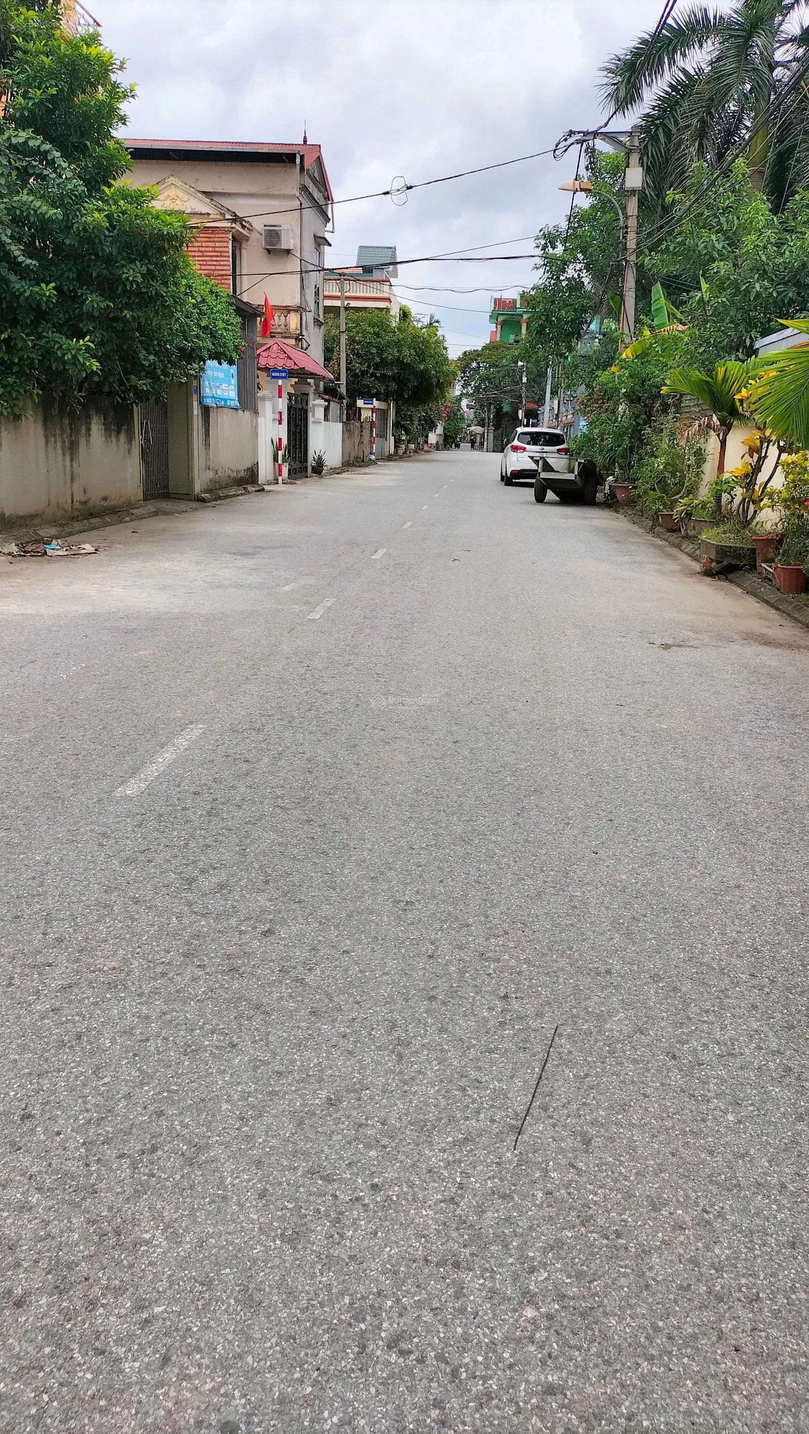 View hồ vườn hồ Long Biên* kinh doanh - nghỉ dưỡng, 3 tầng x 90m2 bề thế, MT 8,2m, ô tô đỗ ngày đêm