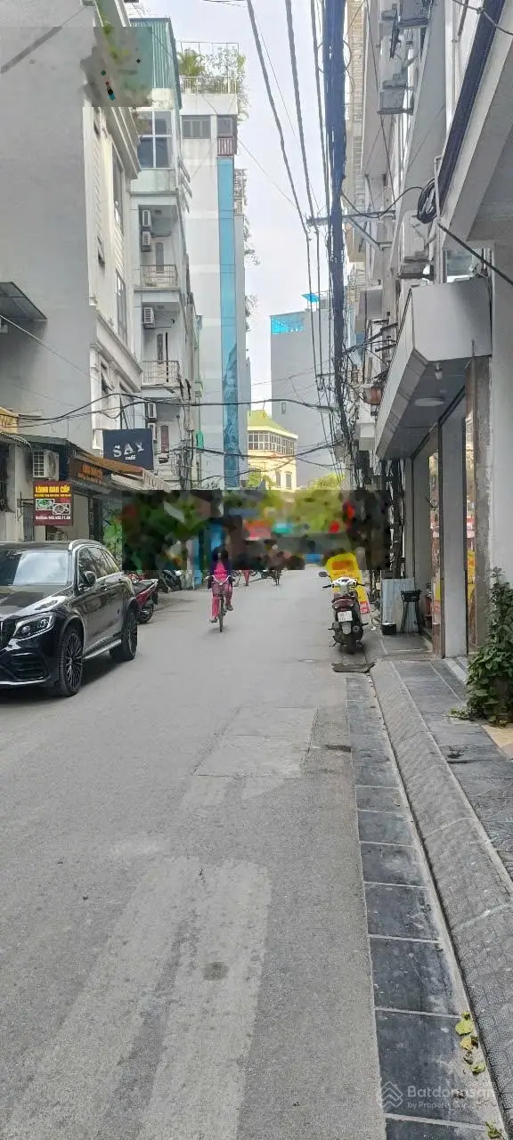 Bán nhà hàng xóm Royal City, Cự Lộc Thanh Xuân. DT 36,5m2 x 5 tầng. Giá 5.65 tỷ. 2 mặt thoáng