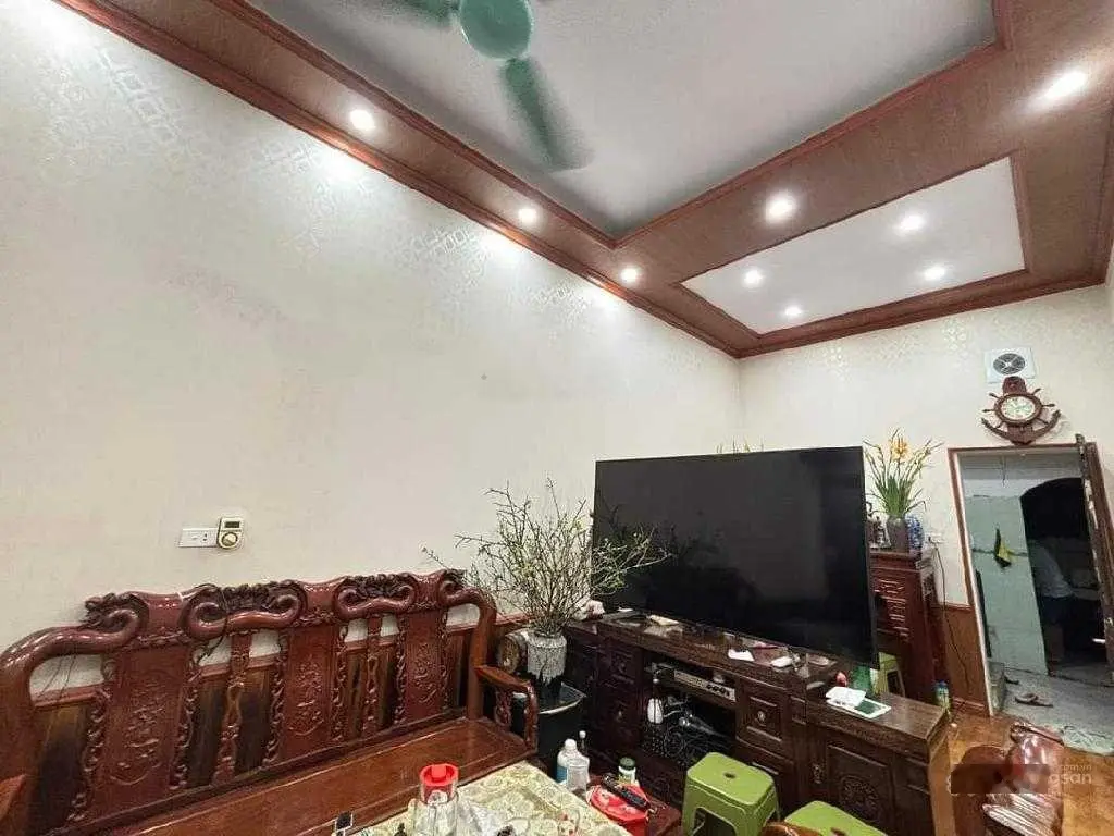 Bán nhà phố Kim Mã, 54m2x Mt 3,5m giá 11,6 tỷ, ngõ rộng ô tô gần mặt phố, dân trí cao