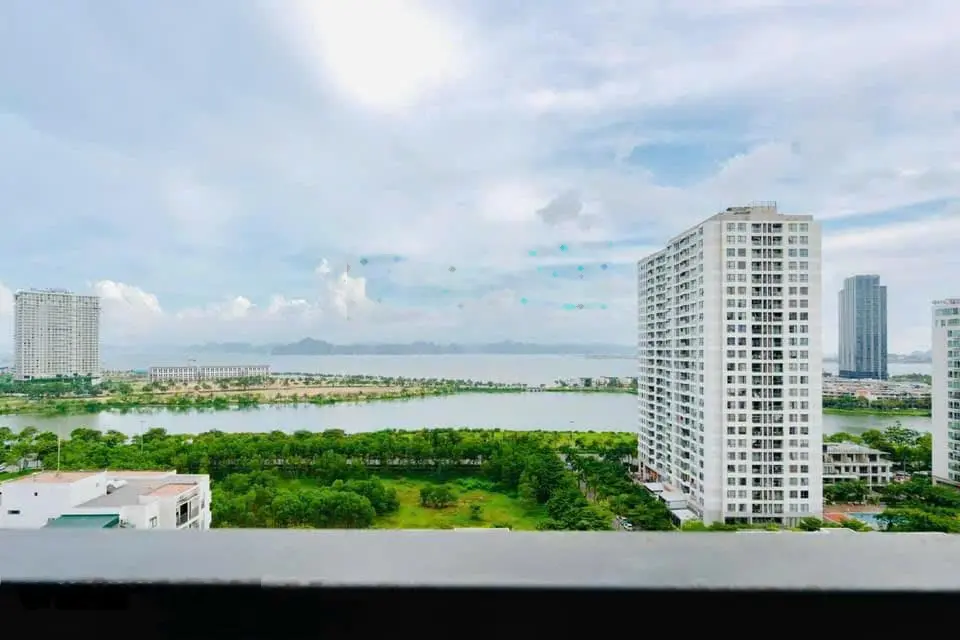Bán căn hộ Studio view chính biển chung cư Greenbay Garden Bim 30 Tầng Hùng Thắng - Hạ Long