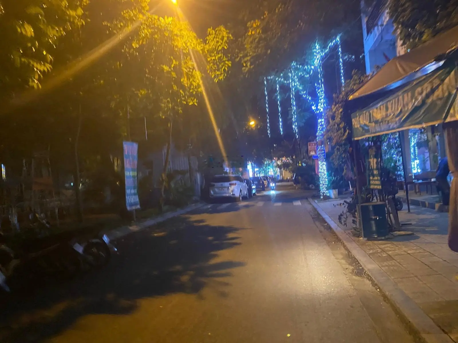 7 tầng thang máy - sát mặt chợ Văn La - 50m ra mp quang trung - phân lô vỉa hè kinh doanh