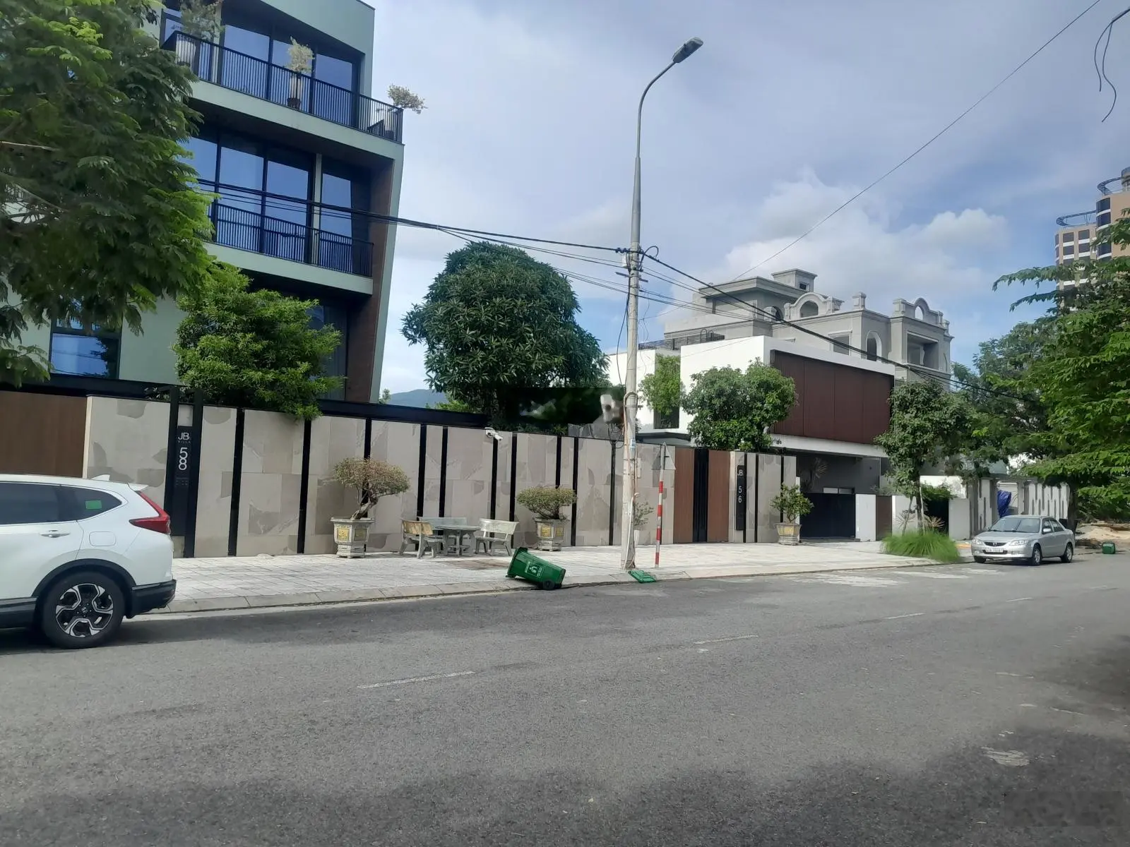 Tôi cần bán lô đất 150m2 đường nguyễn đình Hoàn sơn trà Đà Nẵng