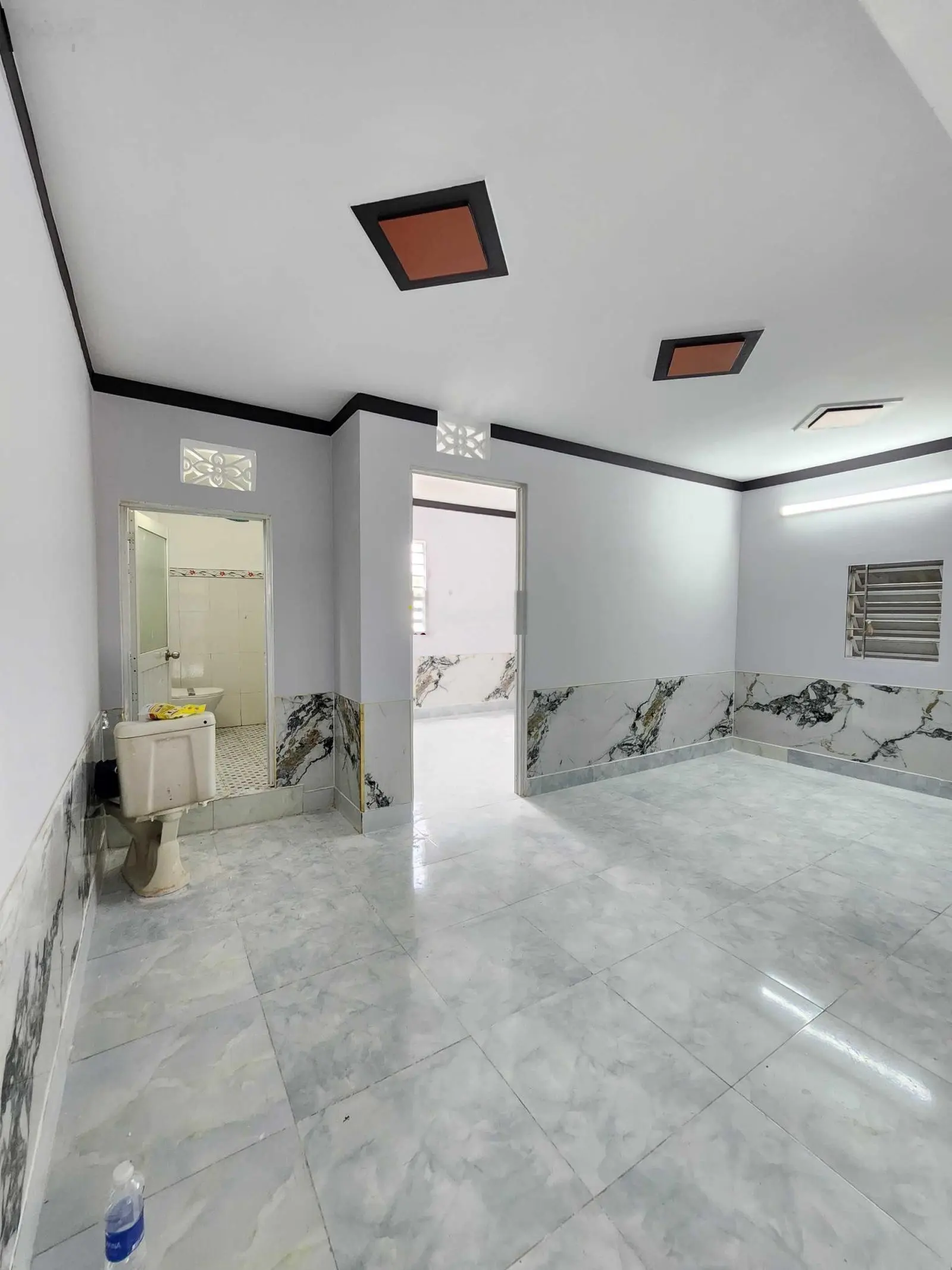 2ty080 rẻ 84m2 (6,45x13,5m) bán nhà gần GX Bà Trà, Ngã Tư Bình Chuẩn, nhà cấp 4 sân rộng 3phòng ngủ