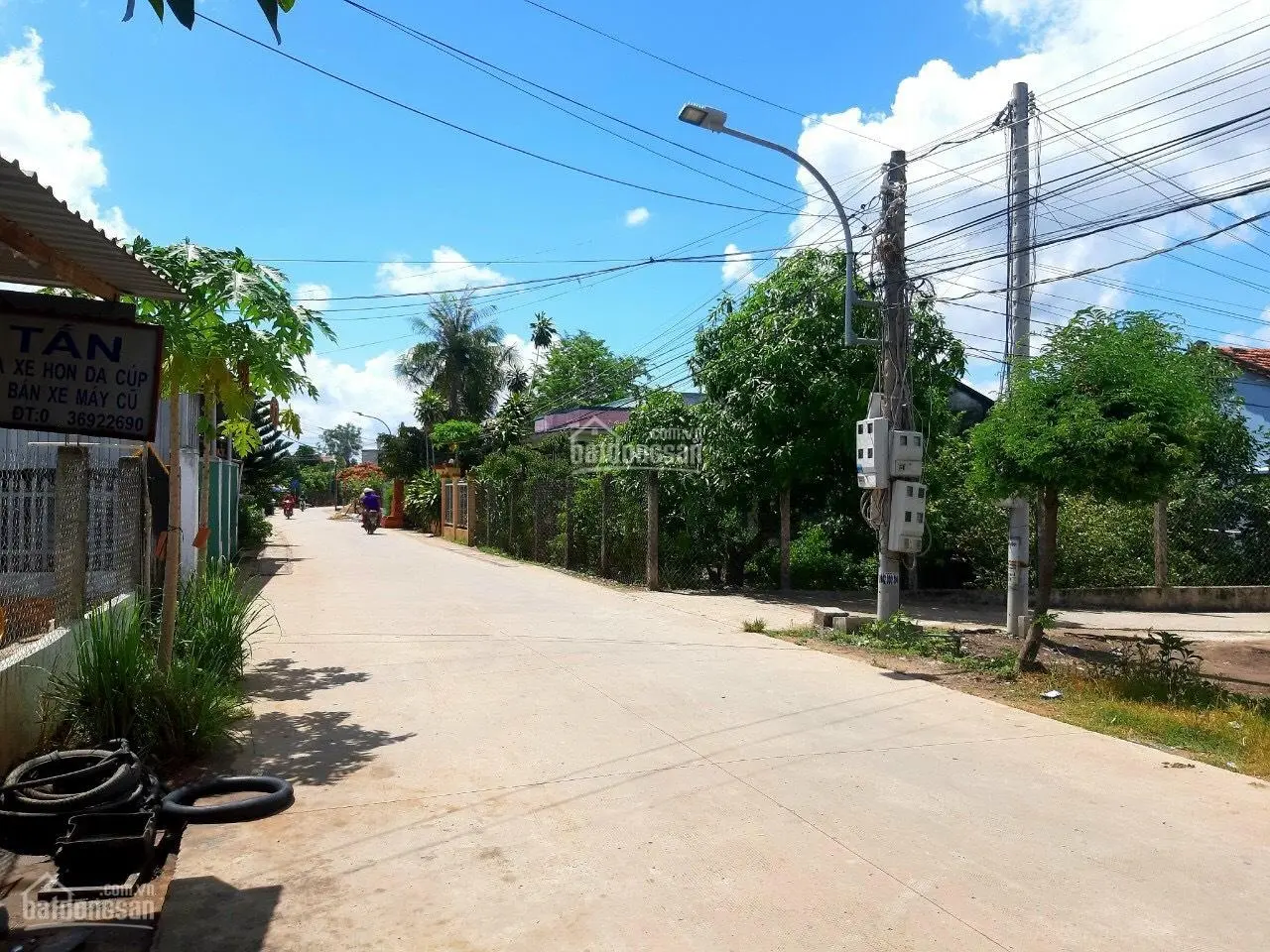 Chính chủ cần bán 150m2 mặt tiền đường Nguyễn Thị Bài, SHR, đường lớn, khu dân cư đông đúc