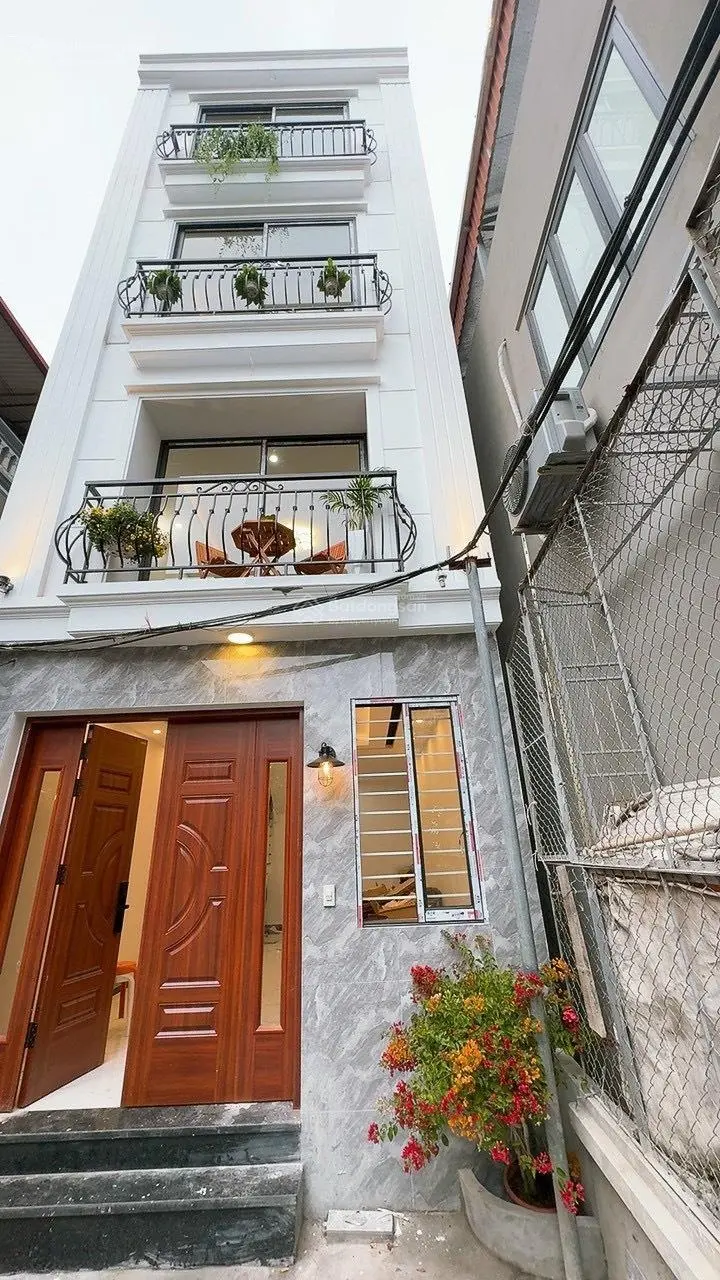 Nhà 30m2 x 5 tầng Tây Mỗ, View hồ điều hòa, ngõ nông thoáng, ô tô cách 30, giá 4.3tỷ, lh 0988 175 ***