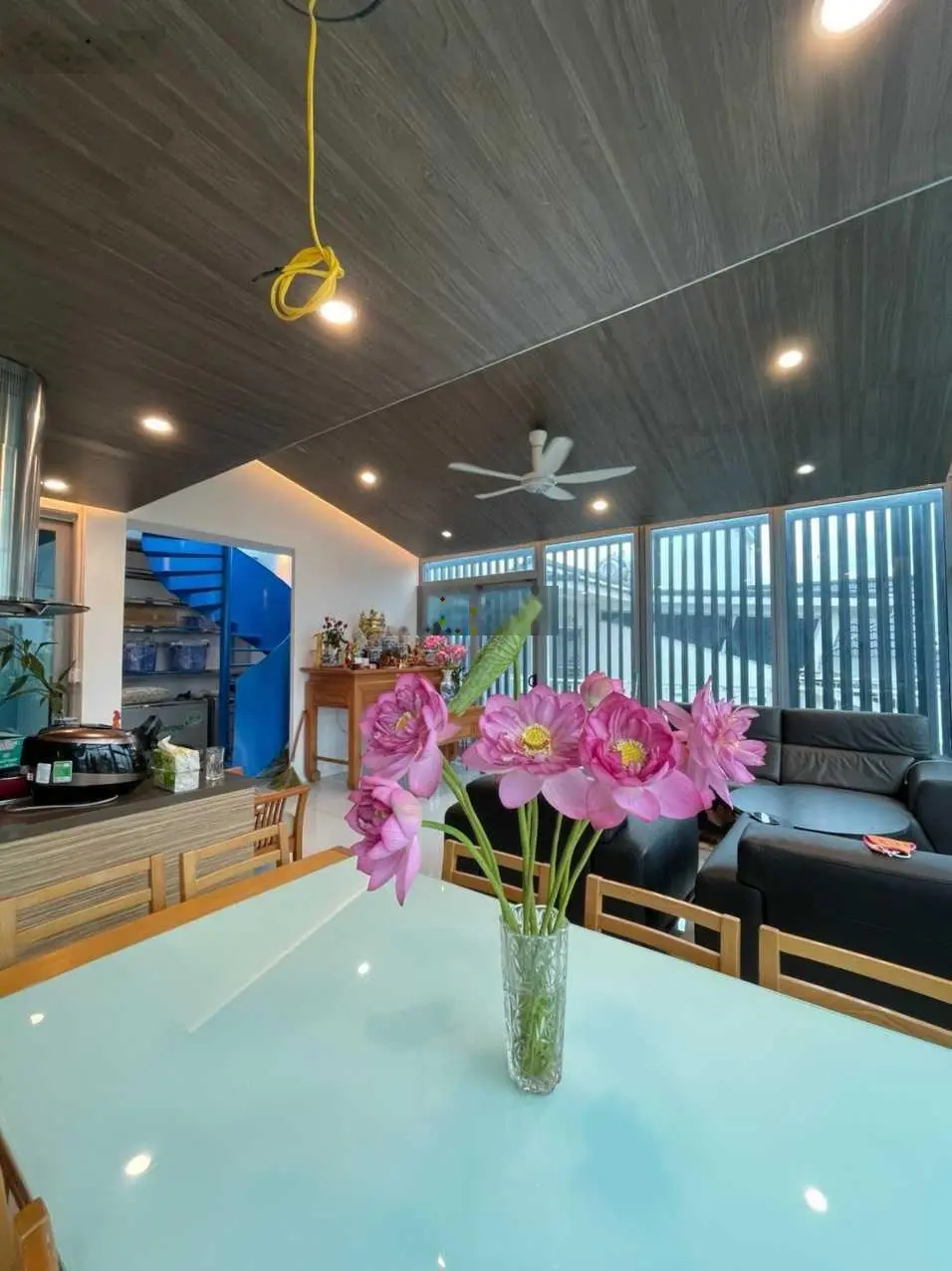 Siêu biệt thự Việt Hưng 200m2x5T MT: 10m, vỉa hè ô tô tránh đỗ ngày đêm hàng xóm Vinhome Giá: 36tỷ
