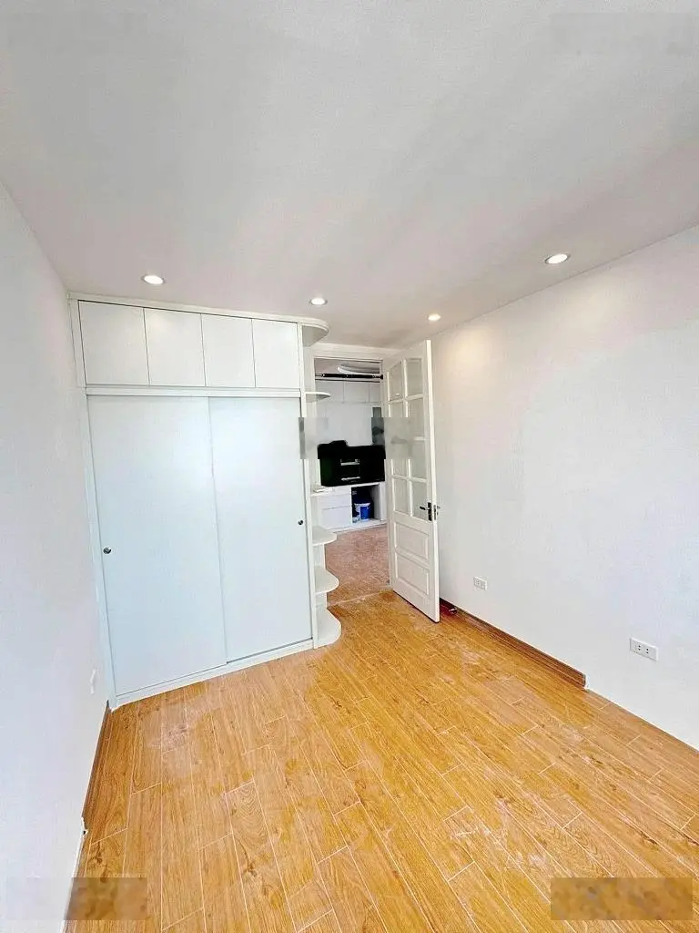 Bán nhà , 2,8t.ỷ TT Đồng Xa - Mai Dịch 80m2 ( sổ 42 ) , 2 ngủ rộng , ko có căn thứ 2 .